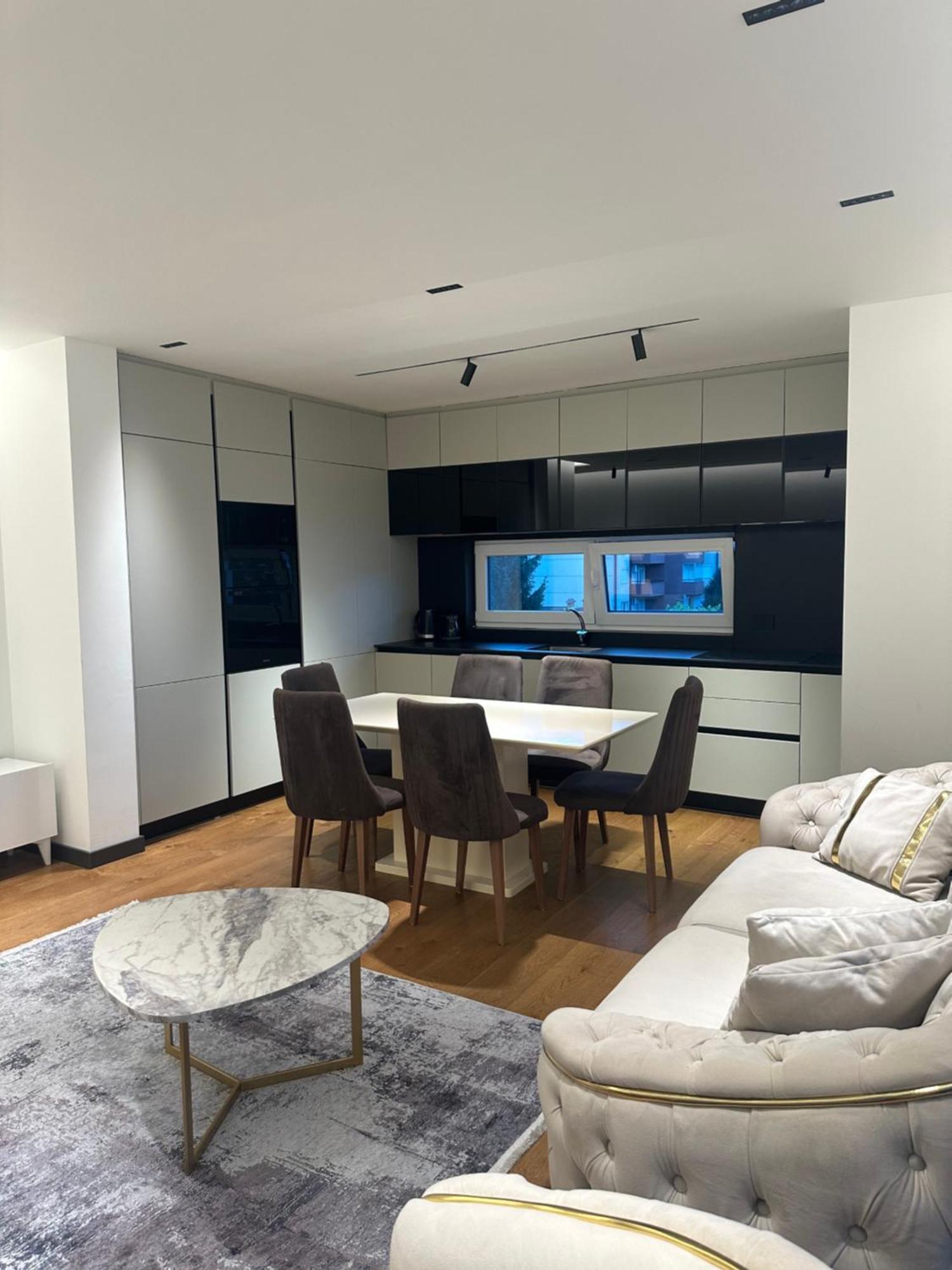 Appartamento Skyline Exclusive Pejë Esterno foto