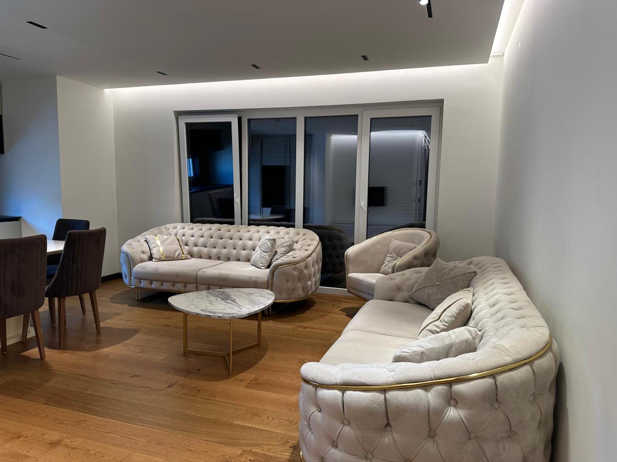 Appartamento Skyline Exclusive Pejë Esterno foto