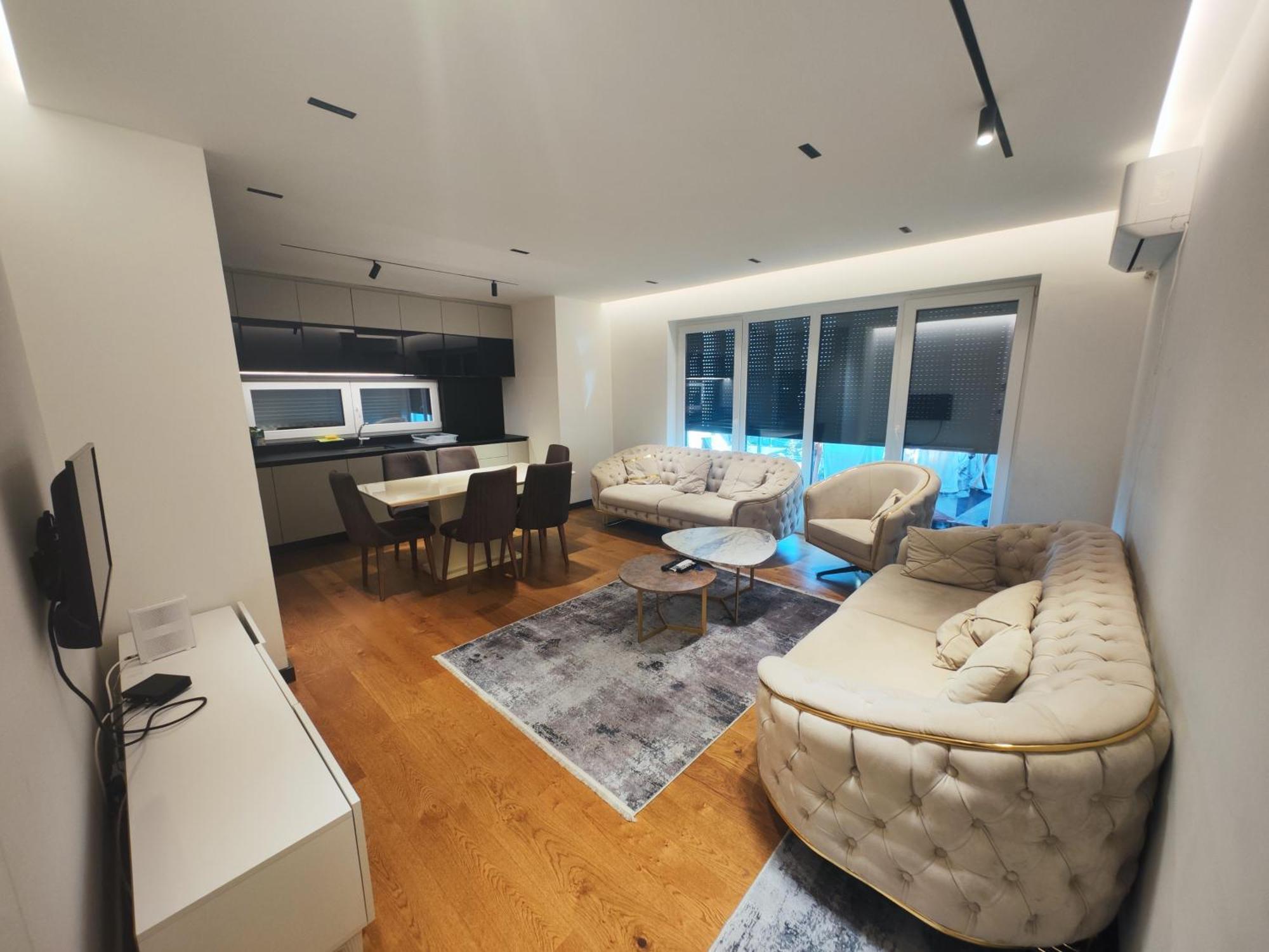 Appartamento Skyline Exclusive Pejë Esterno foto